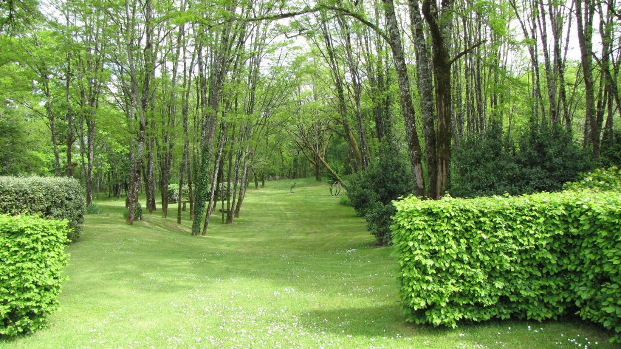 La Croix Des Granges Bed & Breakfast Chapdeuil Bagian luar foto